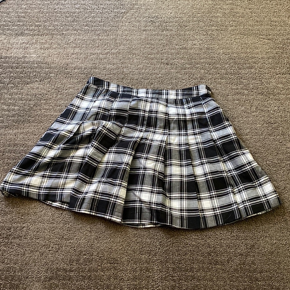 Womens M Black and white Pleated Skirt